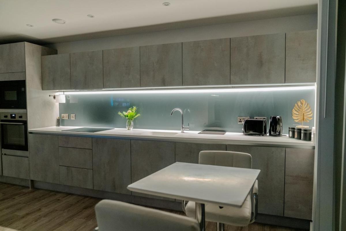 Luxury 2 Bed Penthouse With Stunning Views In Manchester City Centre Zewnętrze zdjęcie