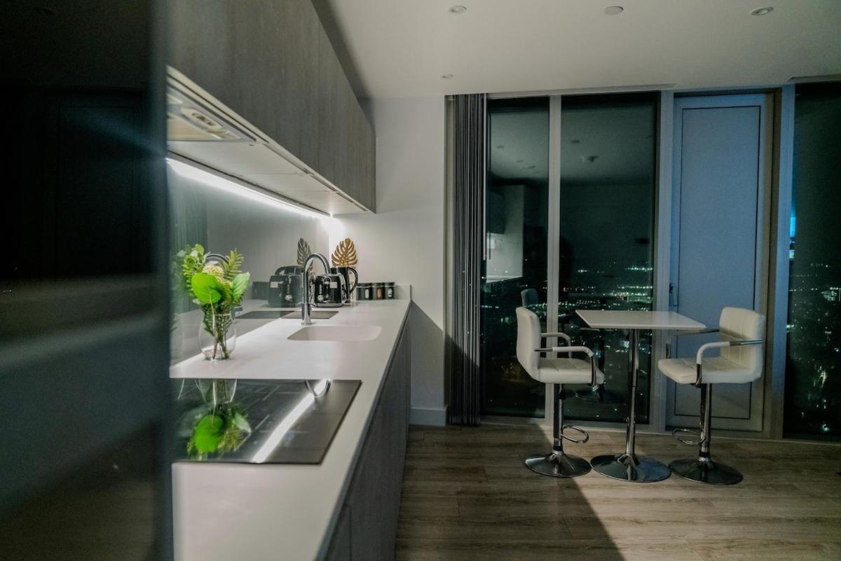 Luxury 2 Bed Penthouse With Stunning Views In Manchester City Centre Zewnętrze zdjęcie