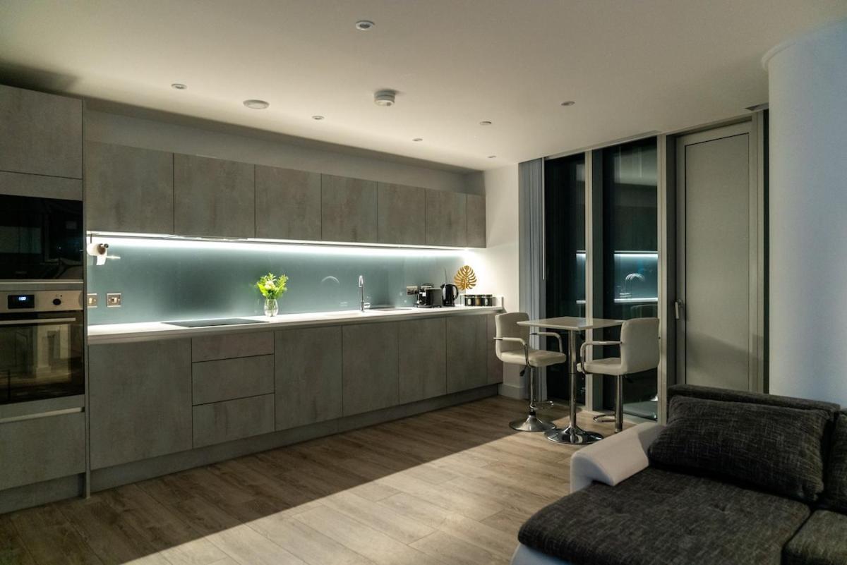 Luxury 2 Bed Penthouse With Stunning Views In Manchester City Centre Zewnętrze zdjęcie