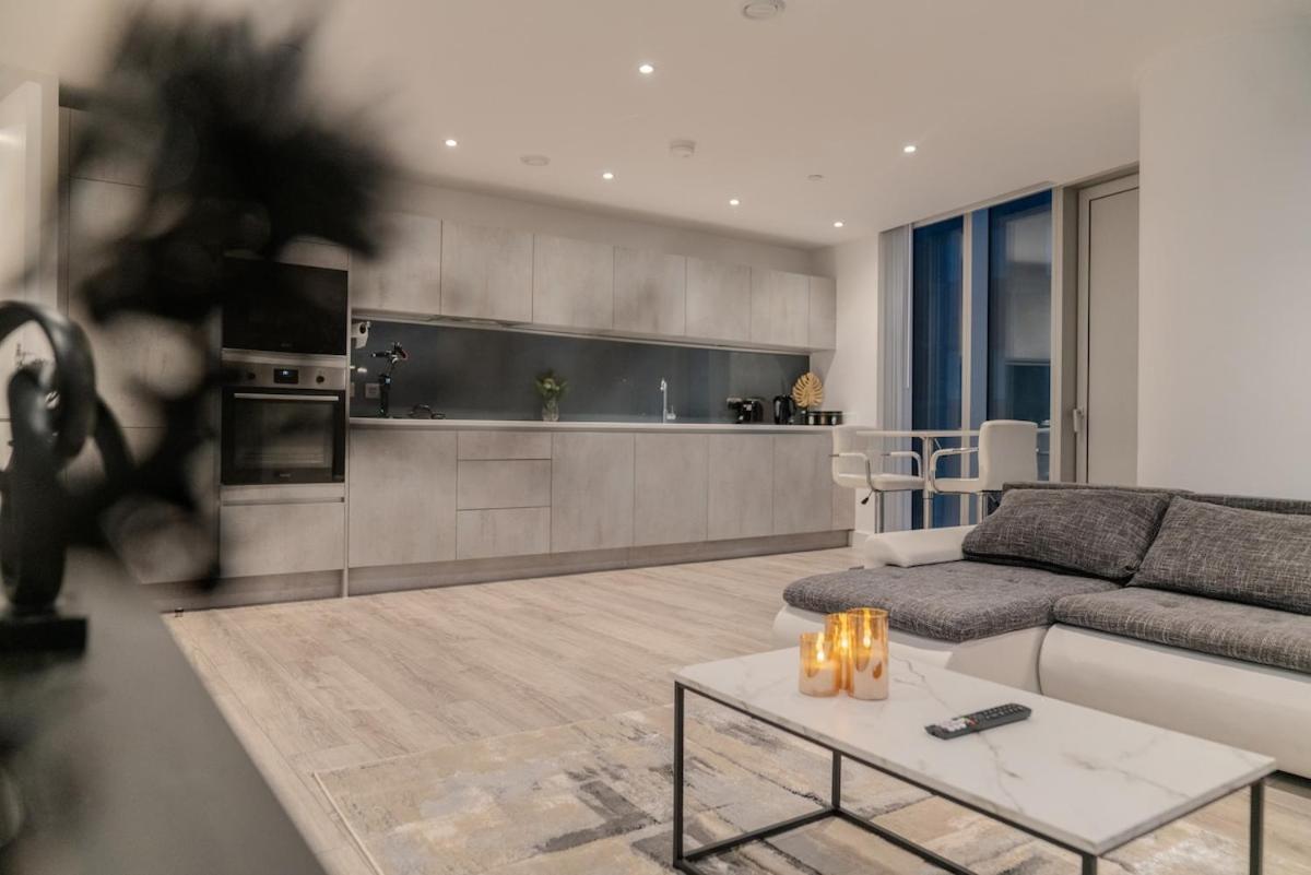 Luxury 2 Bed Penthouse With Stunning Views In Manchester City Centre Zewnętrze zdjęcie